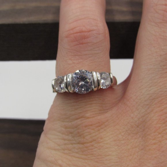 Size 6 Sterling Silver Triple Cubic Zirconia Ring - Picture 4 of 8